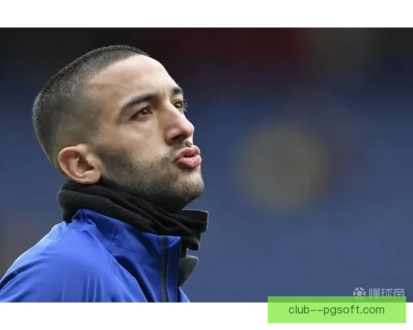 哈基姆齐耶赫在加拉塔萨雷失去首发位置原因分析与影响